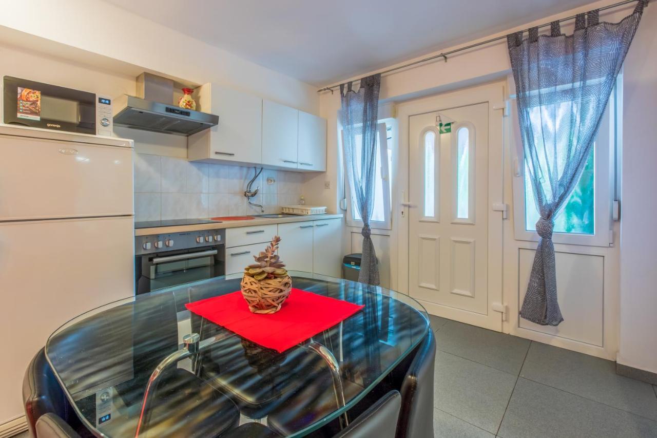 Apartmani Visnja Цриквениця Екстер'єр фото