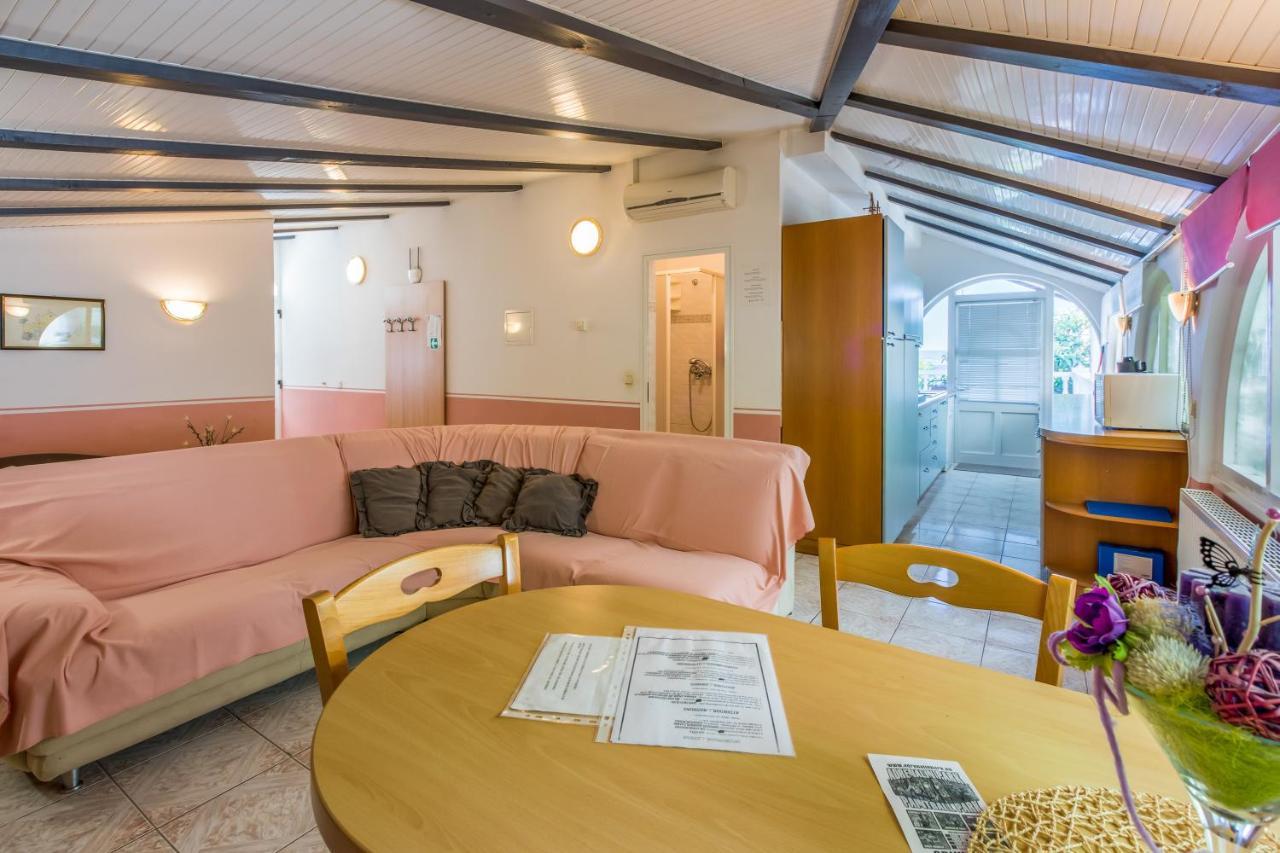 Apartmani Visnja Цриквениця Екстер'єр фото